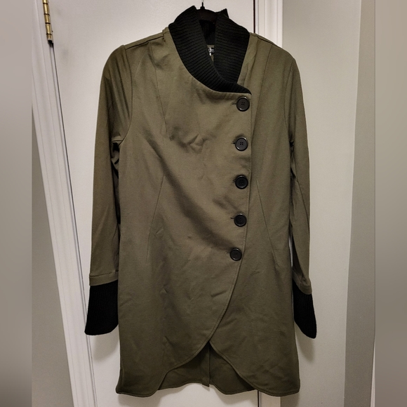 NWOT Venus Coat Green & Black Size 12 - Picture 5 of 11